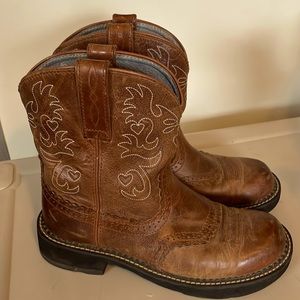 Woman’s 8.5 Ariat FatBaby Orig cowboy boots